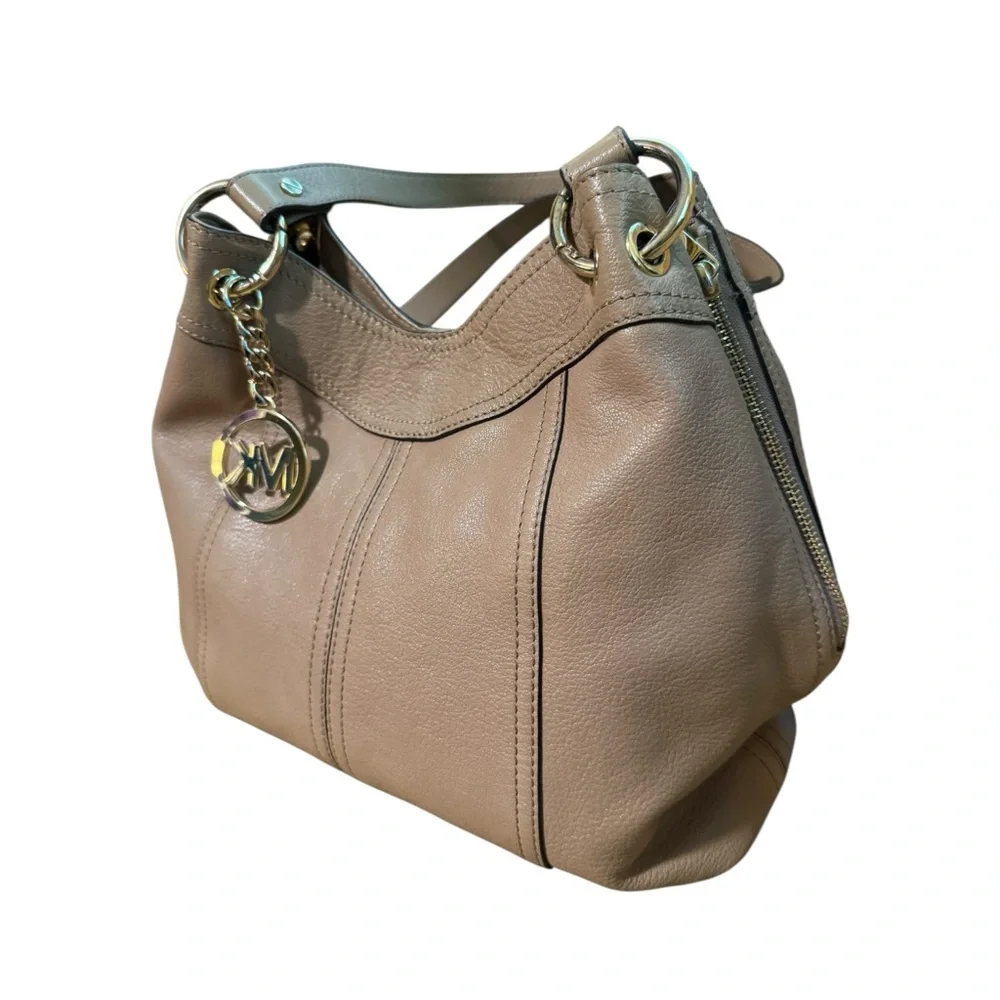 Michael Kors Tan Shoulder Bag with Pebbled Finish - Picture 4 of 11